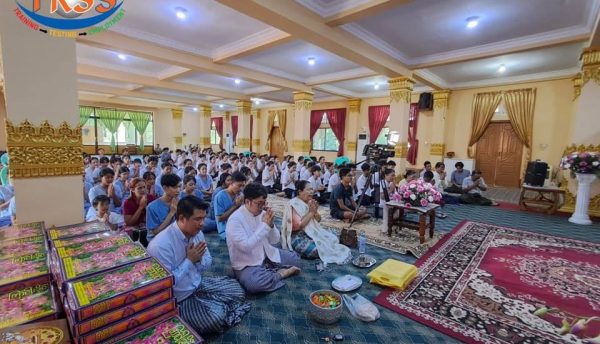 TKSS: 'Ta Saung Mone' Mahar Bon Kahtein - Donation and Good Deeds